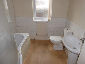 Bathroom - Maybank Road, Birkenhead | Lighthouse Lettings